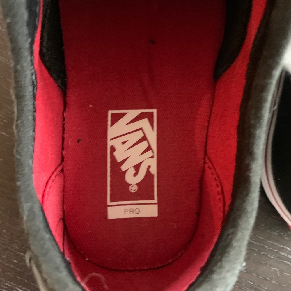 Vans - Picture 3 of 3